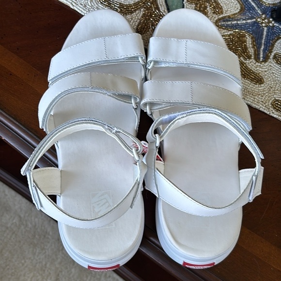 Brand New Vans Genuine Leather Colfax Sandals in True White Adjustable Straps - Picture 9 of 16